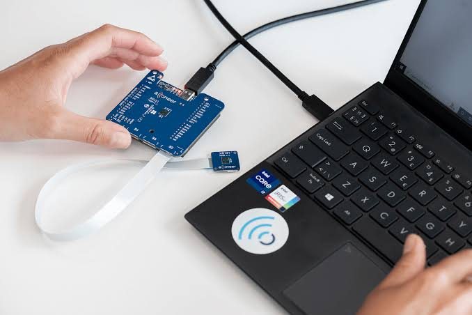 Acconeer radar sensor board connected to a laptop